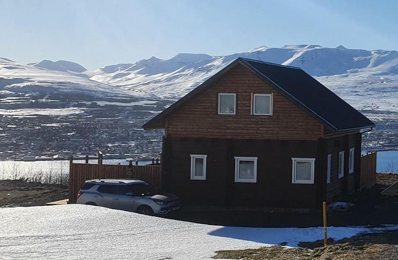 Akureyri Loghouse Hg 16454 Apartment Exterior photo